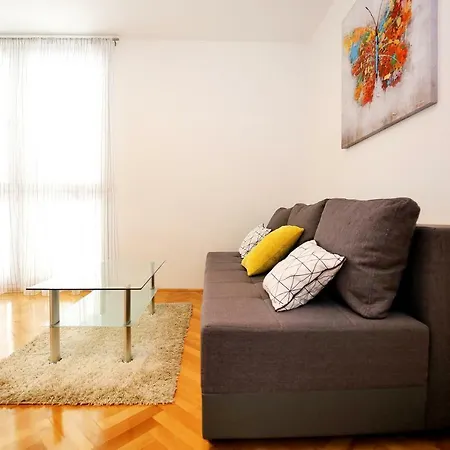 Noah Apartment